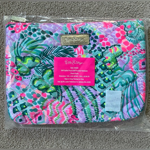 NWT Lilly Pulitzer Quilted Pouch In Banana Split Print - Picture 2 of 4